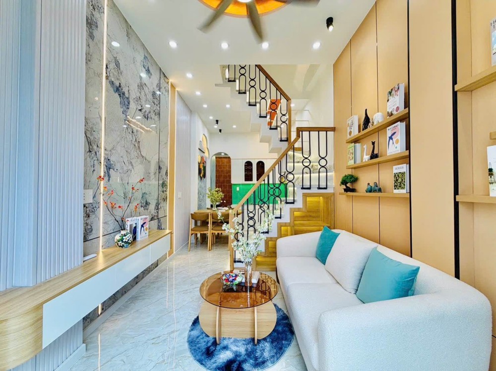 Nhà Xinh - Bay Sớm - Hẻm Ô Tô Thông - 3 Tầng, 3 Pn, 3 Wc - Tặng Full Nội Thất Xịn - Ngay Dương