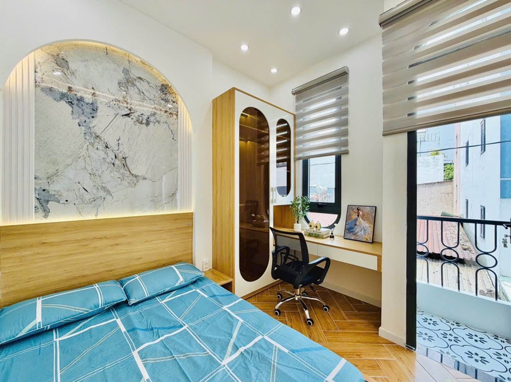 Nhà Xinh - Bay Sớm - Hẻm Ô Tô Thông - 3 Tầng, 3 Pn, 3 Wc - Tặng Full Nội Thất Xịn - Ngay Dương