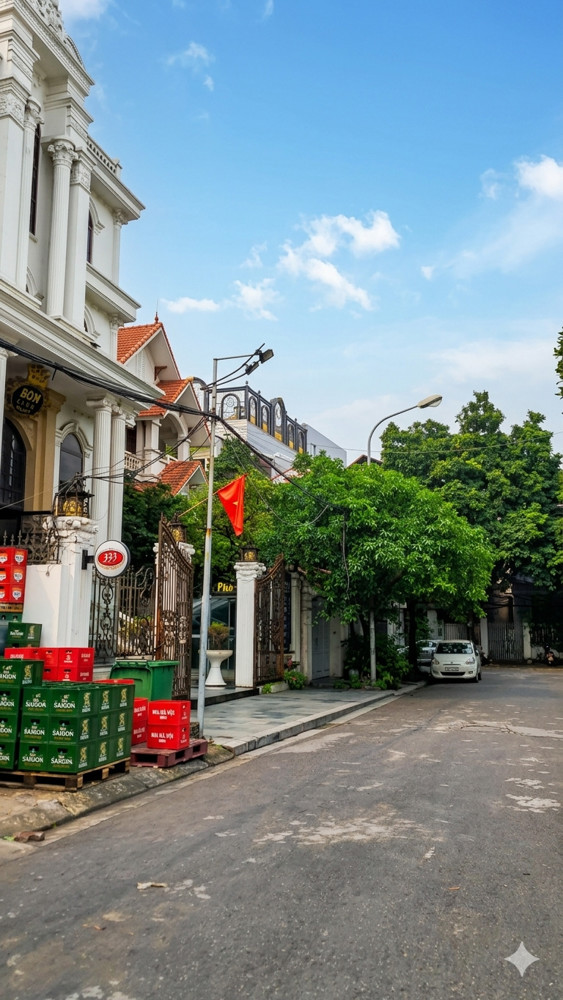 [Bán Đất] Biệt Thự Việt Hưng - 330M2 - Mặt Tiền 12M - Sát Vinhomes Riverside - Giá 86.9 Tỷ