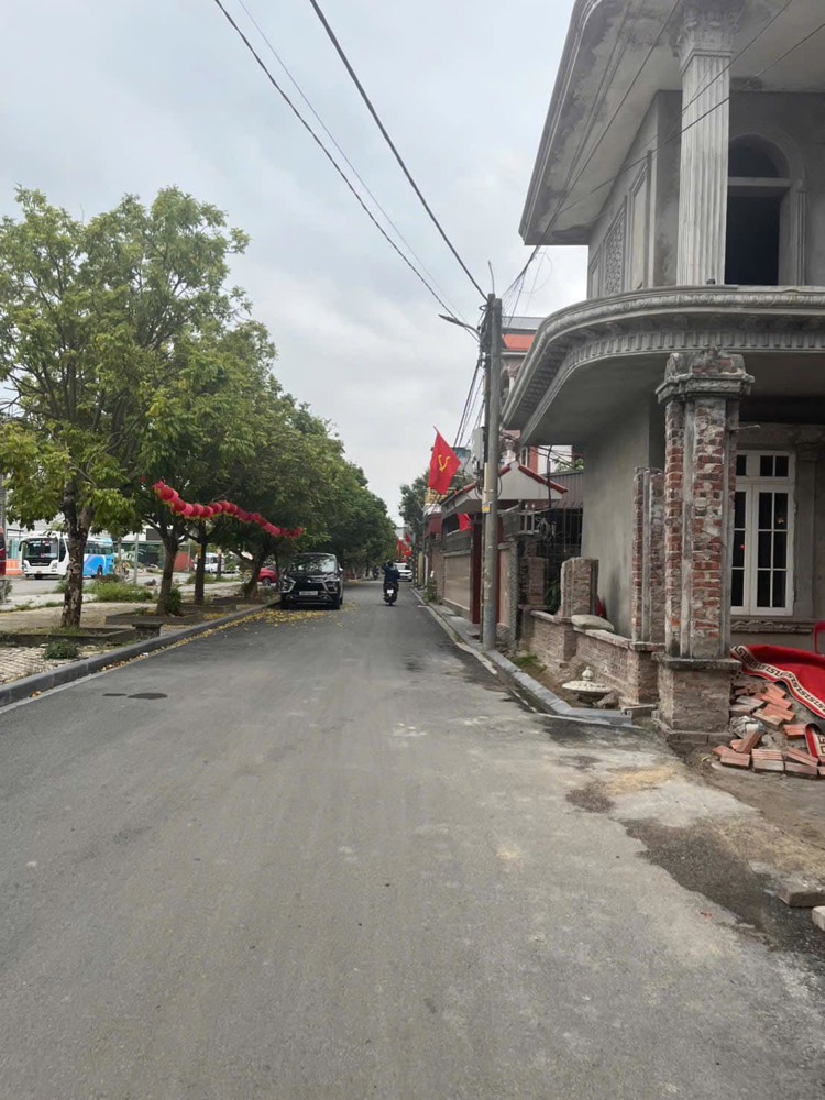 Hơn 40Tr/m² – Sở Hữu Ngay Lô Đất Xinh, Đường Nhựa Ô Tô Vào Tận Nơi Diện Tích: 79M² – Mặt Tiền 5M