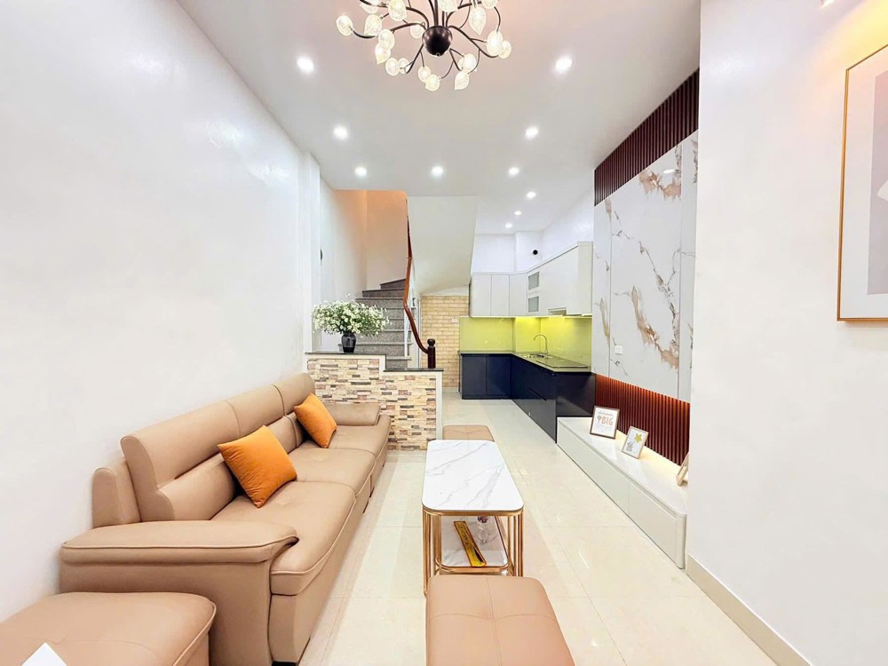 Chủ Cần Bán Gấp, Nhà Phúc Lợi, 5 Tầng 34M - Full Nội Thất - Ở 5,6 Tỷ, Ngay