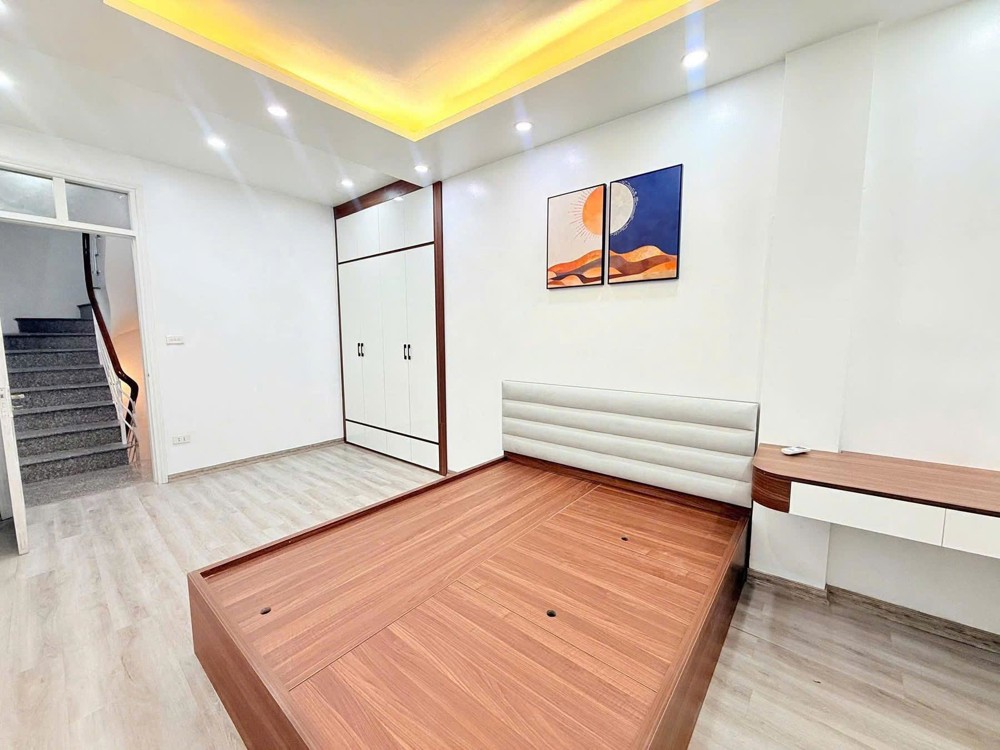 Chủ Cần Bán Gấp, Nhà Phúc Lợi, 5 Tầng 34M - Full Nội Thất - Ở 5,6 Tỷ, Ngay