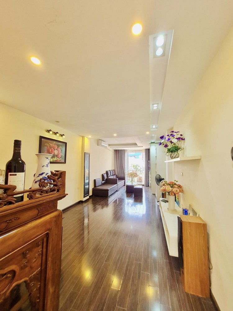 Bán Nhà Mặt Ngõ Kinh Doanh Phố Đội Cấn 75M 5T Nhỉnh 16 Tỷ Diện Tích Rộng 2 Mặt Tiền