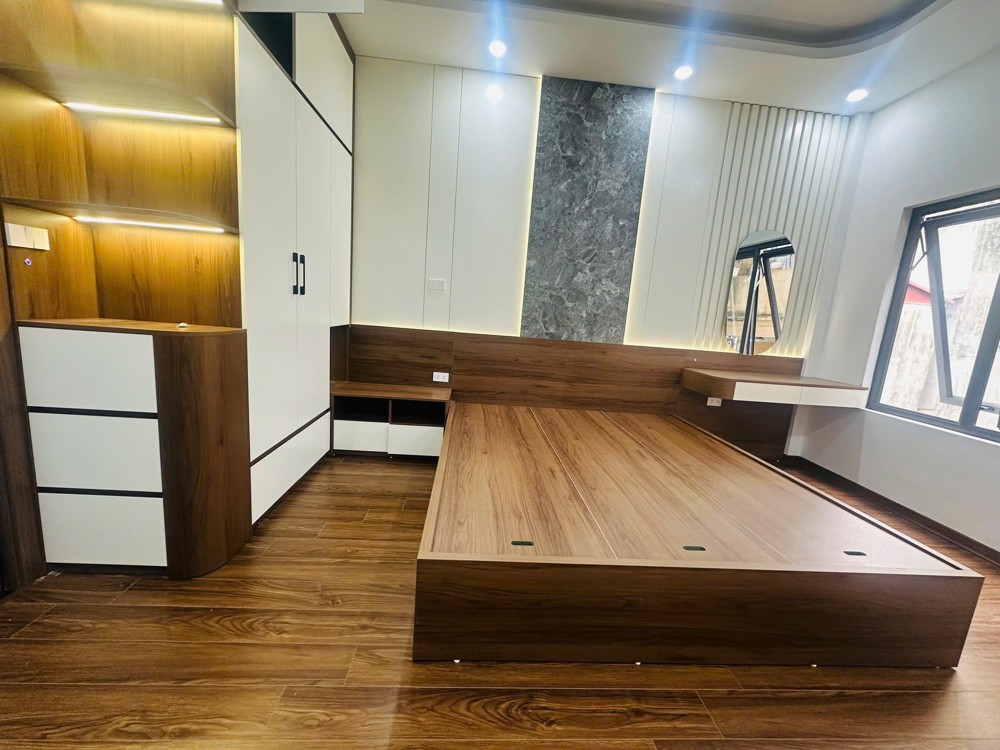 Nhà Đẹp 5 Tầng Phố Thụy Khuê- Ngay Gần Chợ Bưởi -Ngõ Thông- Gần Phố Full Nội Thất- 7,35Tỷ