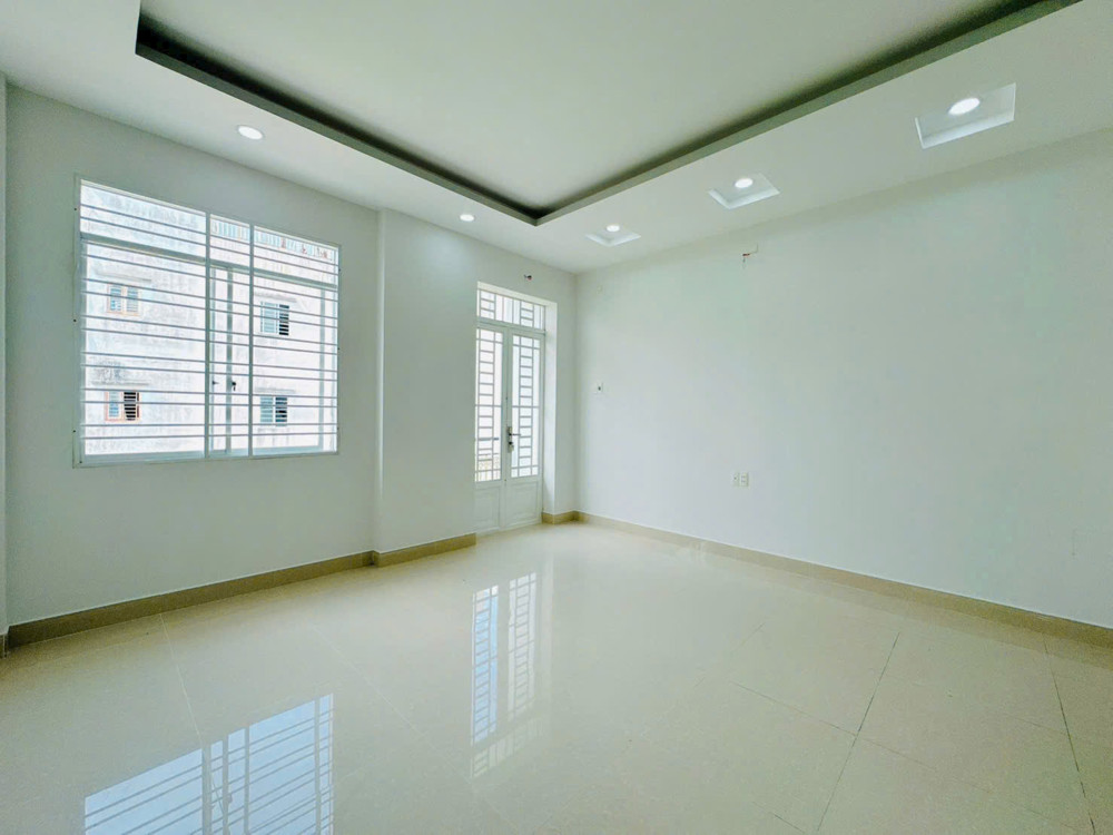 Siêu Phẩm 4 Tầng Q7 Sát Phú Mỹ Hưng, Shr Hoàn Công Đủ, Giá 5.99 Tỷ