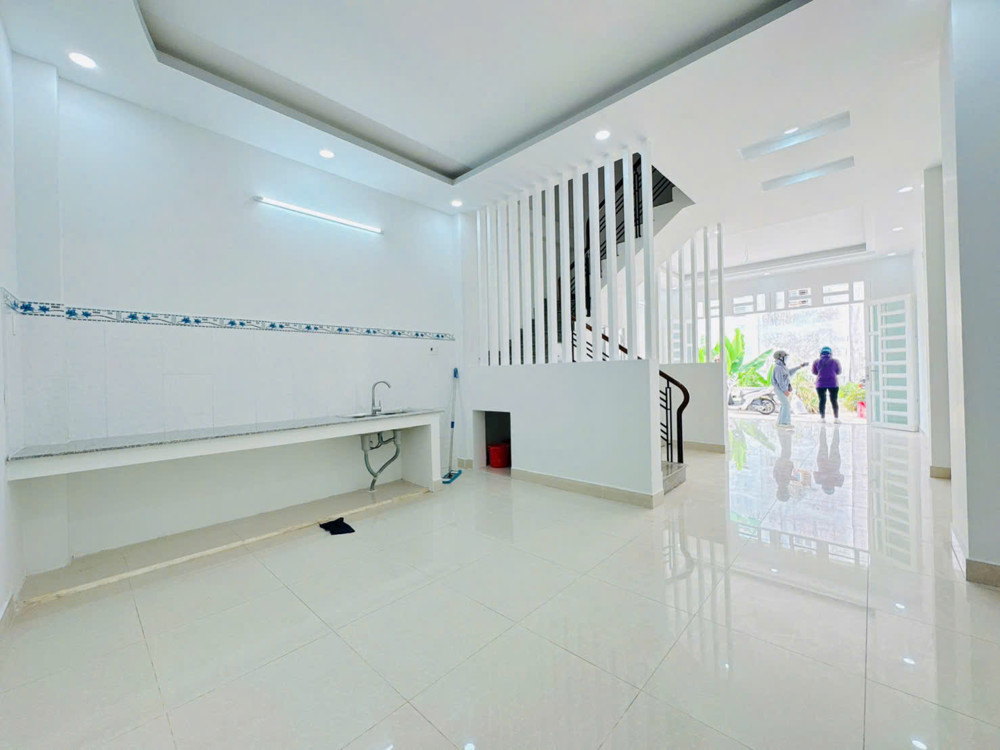 Siêu Phẩm 4 Tầng Q7 Sát Phú Mỹ Hưng, Shr Hoàn Công Đủ, Giá 5.99 Tỷ