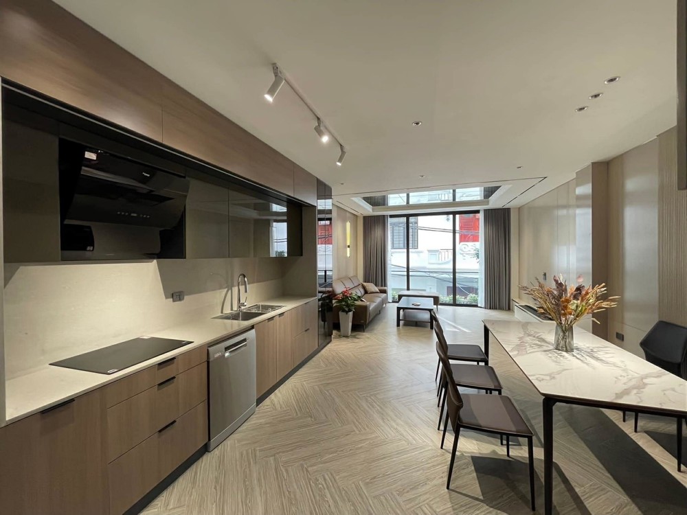 Nhà Đẹp Long Biên, 7 Tầng Thang Máy, Ôtô Tránh, Full Nội Thất