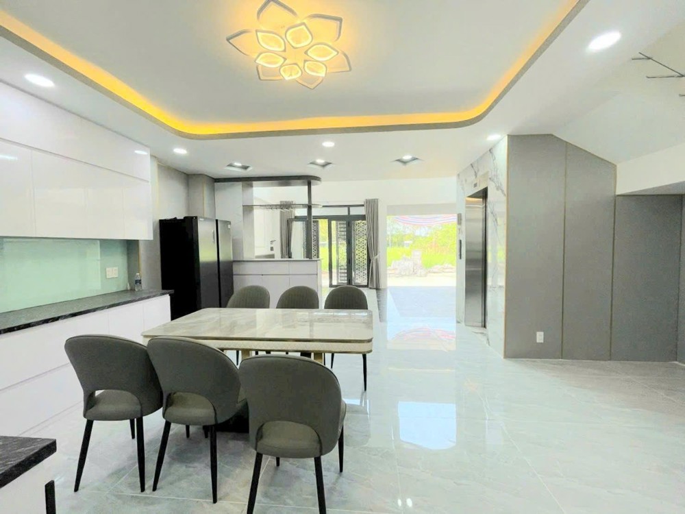 Nhà Mới 5 Tầng, Xe Hơi Đậu Trong Nhà, 7X12m, Full Nội Thất