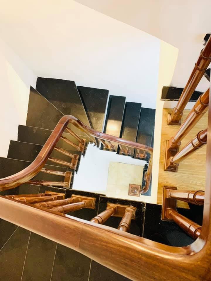 Bán Nhà Trung Tâm Thạch Bàn – Ngõ Thông – Gần Gần Hồ – Chỉ 5.9 Tỷ