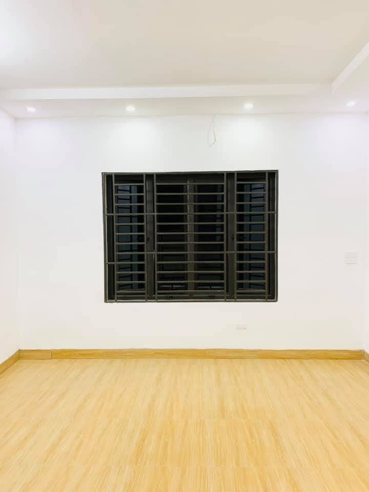 Bán Nhà Trung Tâm Thạch Bàn – Ngõ Thông – Gần Gần Hồ – Chỉ 5.9 Tỷ