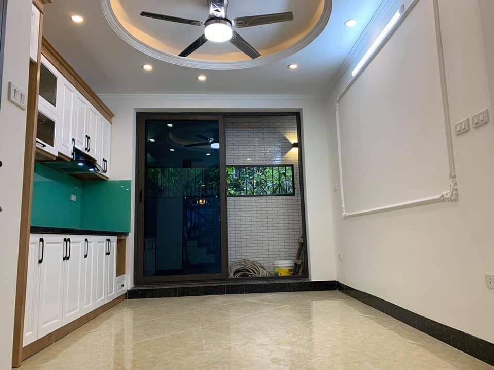 Nhà Thạch Bàn 5 Tầng – Giá Trị Tăng Phi Mã Theo Cầu Trần Hưng Đạo - 5.88 Tỷ