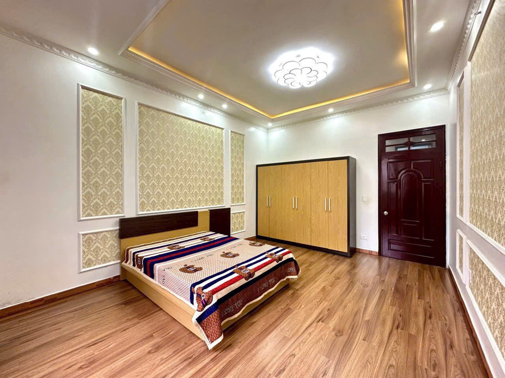 Bán Nhà Kiều Sơn - Văn Cao - 58M 3 Tầng - Sân Cổng Riêng - Ngõ Cực Nông