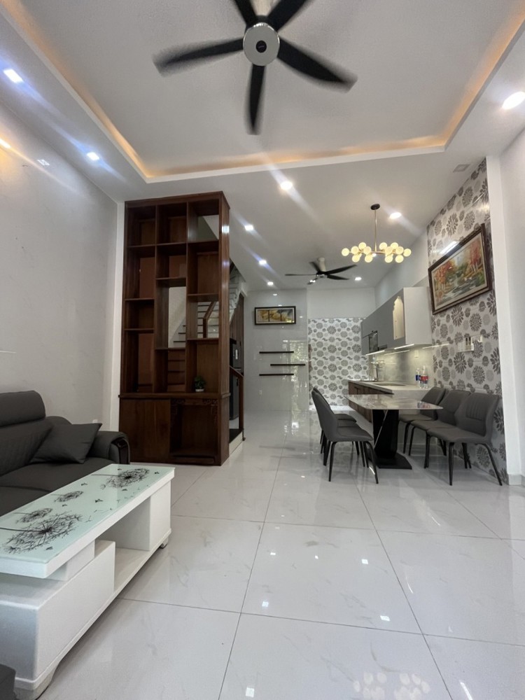 Bán Nhà Đường Số 9 Trường Thọ, Thủ Đức, Tp Hcm. Dt 52M2, 3 Tầng, 3Pn, Giá 7.7 Tỷ, Shr - 0933125879