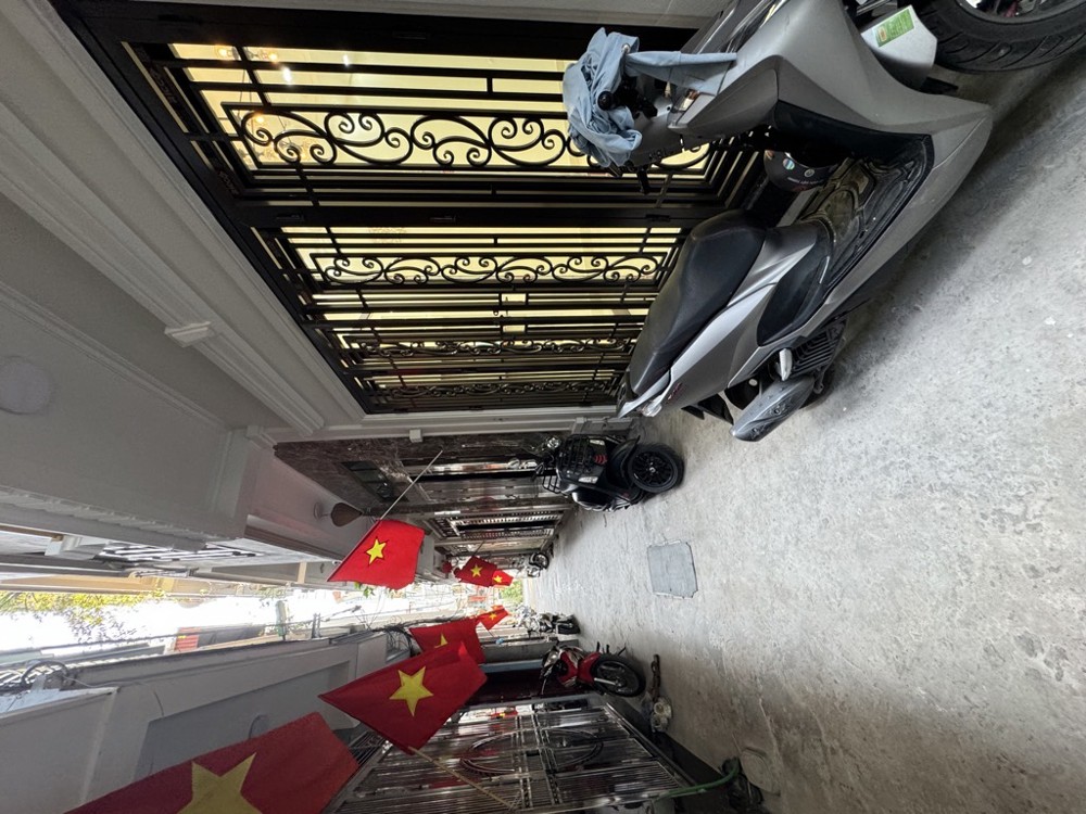 Bán Nhà Lý Sơn, Ngọc Thuỵ 42M X 4T Vuông Đẹp, 2 Mặt Ngõ Giá Hơn 8 Tỷ