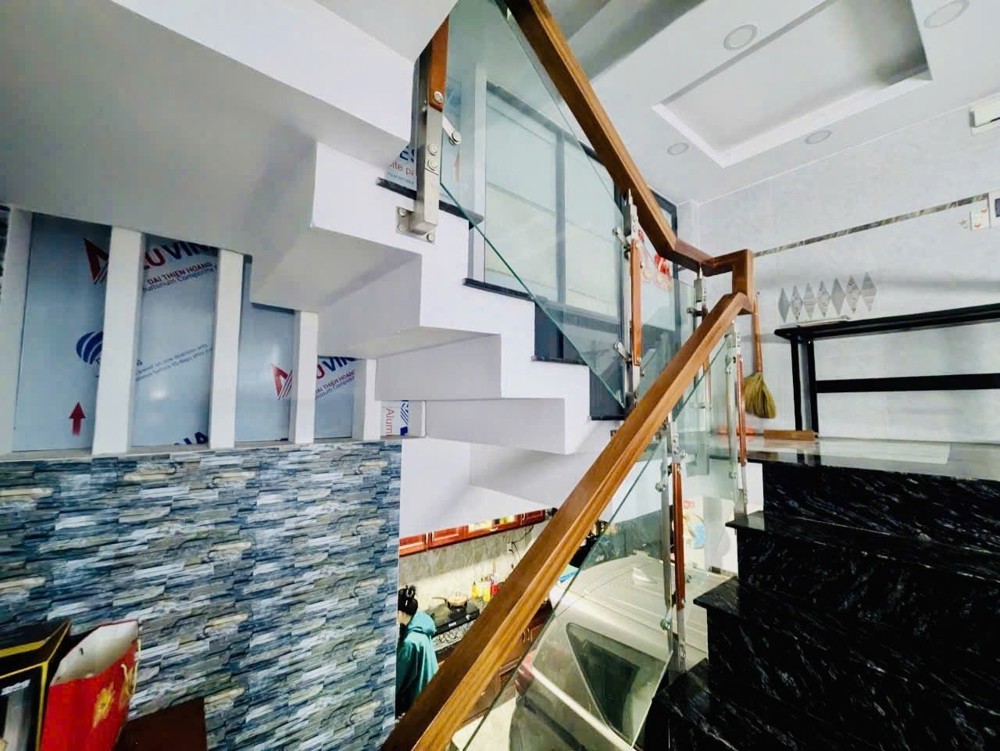 Hiếm! Nhà Ngang 4.55M – Đối Diện Cityland – Dòng Tiền 18Tr/tháng