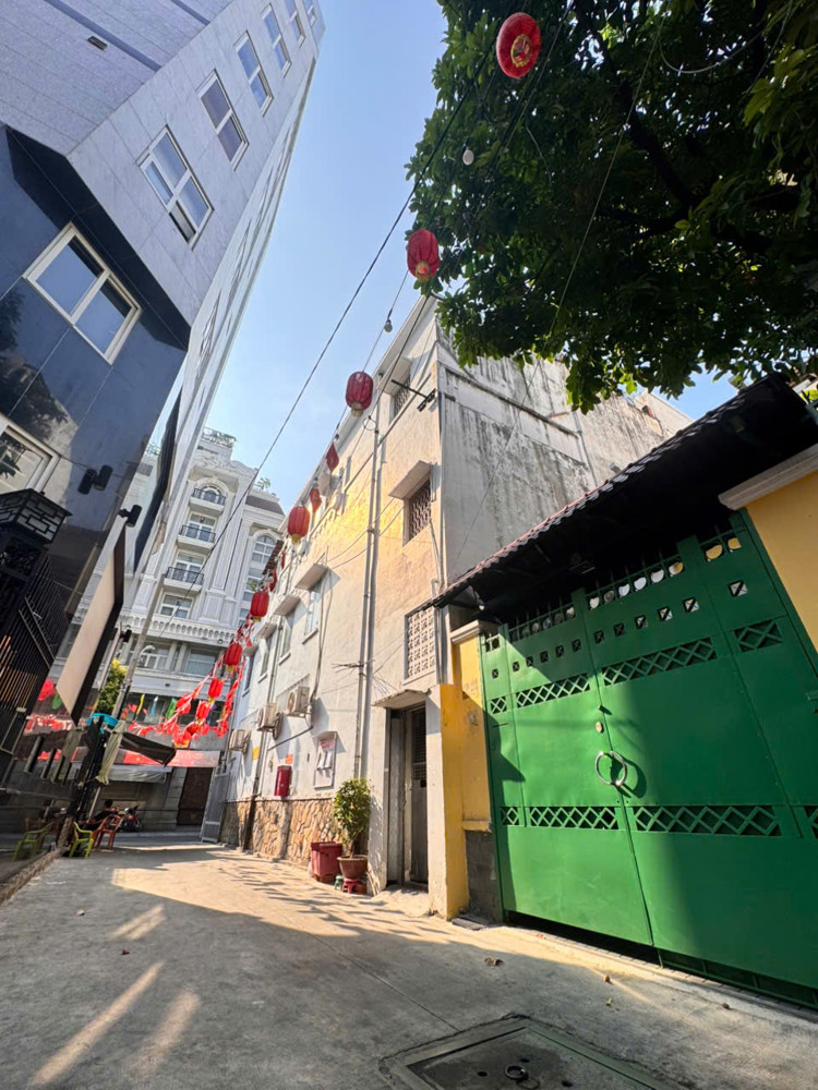 Bán Nhà 2 Tầng Mặt Tiền Xe Hơi 5M Đ. Bà Lê Chân, Tân Định, Quận 1- Dt Siêu ,Lớn 105M2- Ngang