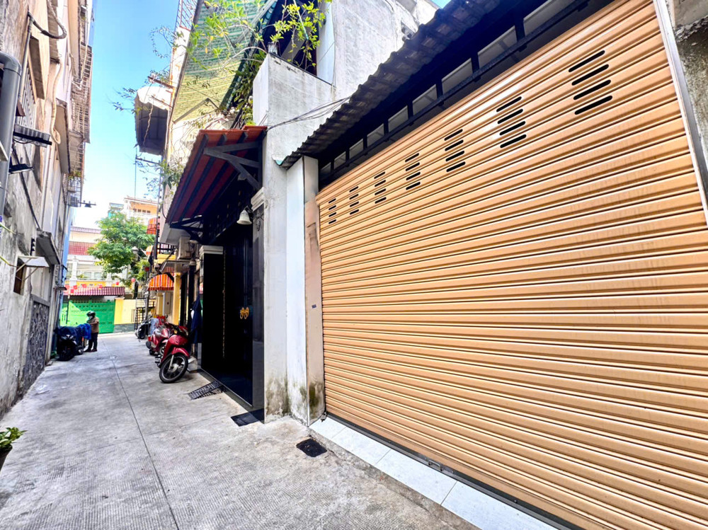 Bán Nhà 2 Tầng Mặt Tiền Xe Hơi 5M Đ. Bà Lê Chân, Tân Định, Quận 1- Dt Siêu ,Lớn 105M2- Ngang