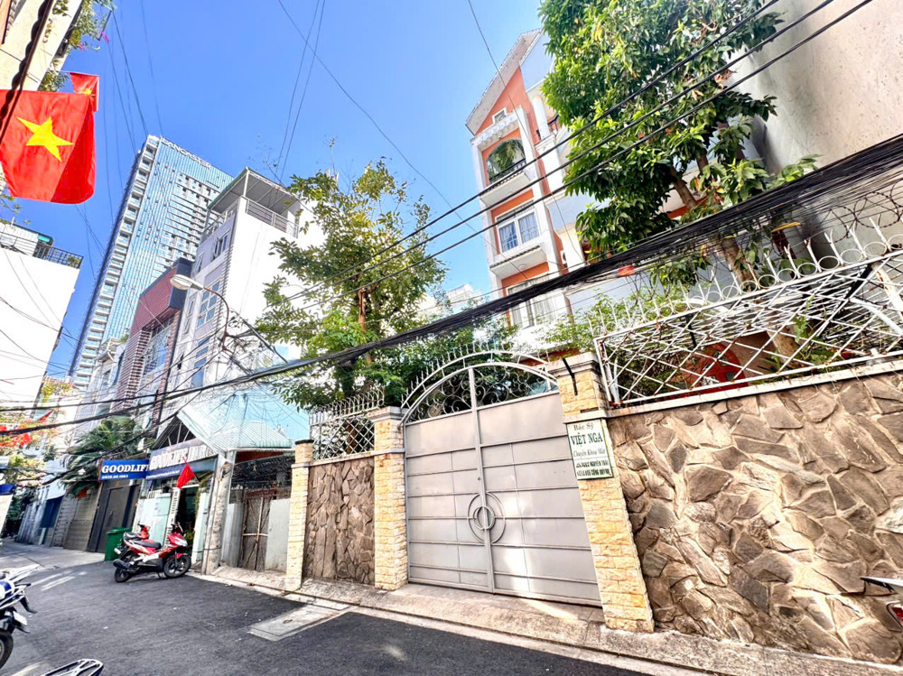 Bán Nhà 2 Tầng Goodlife Laundry Hxh Đ.nguyễn Trãi, Quận 1- Ngang Lớn 6M Nở Hậu Vuông 11,8M*16m- Chỉ