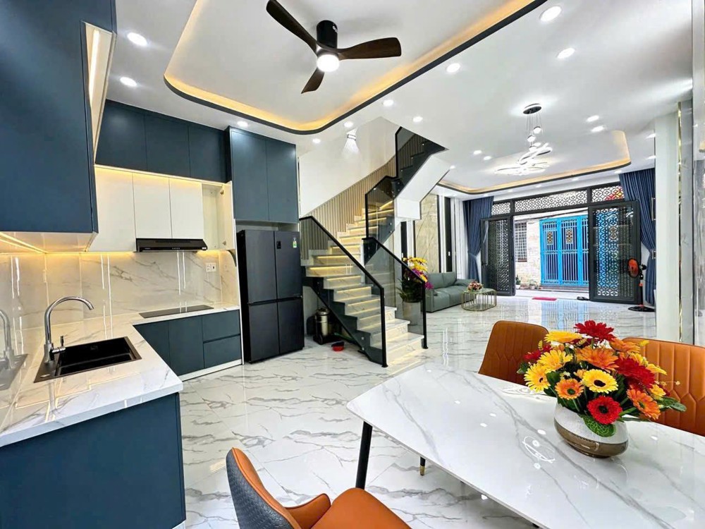 Nhà Đẹp Lên Sóng, 4 Tầng, Xe Hơi Ngay Nhà, 5X12m, Chỉ Hơn 8 Tỷ