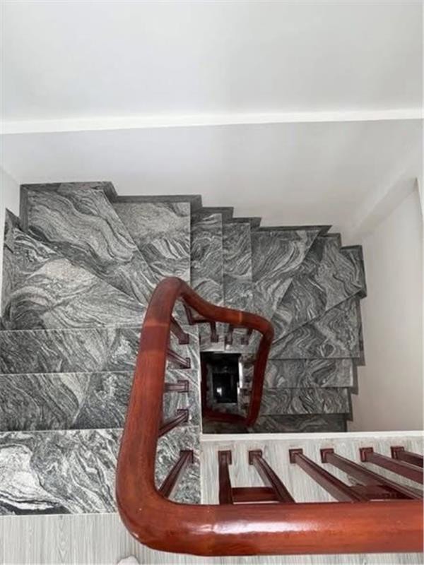 Bán Nhà Lõi Thạch Bàn – 5 Tầng – Hội Tụ Đỉnh Cao Tiện Ích 5.9 Tỷ