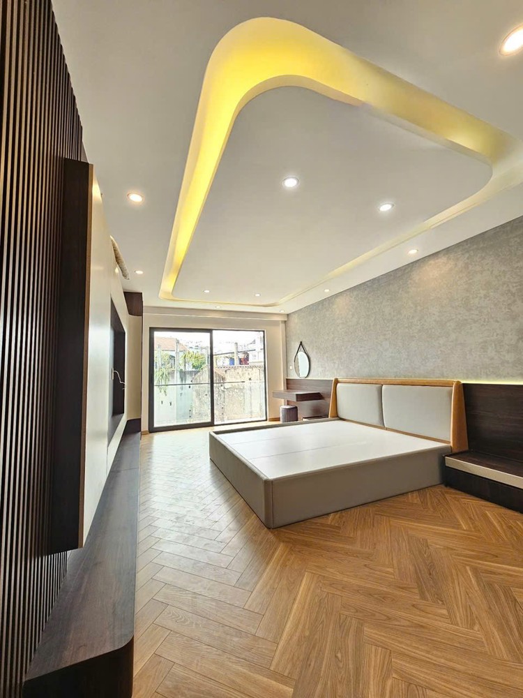 Nhà Đẹp – Giá Tốt Cần Bán Nhanh Căn Nhà 6 Tầng Có Thang Máy Ngay Trung Tâm Phường Long Biên, Hn