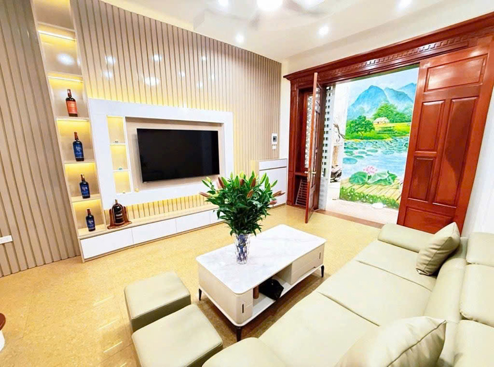 Bán Nhà Nguyễn Khánh Toàn - Vị Trí Đẹp, Kinh Doanh Sầm Uất