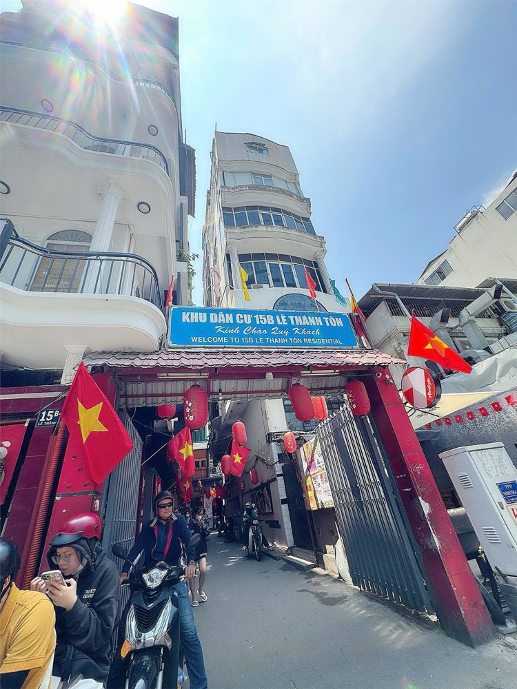 Khu Vực Hiếm Nhà Bán - Mặt Tiền Hxh 15B Đường Lê Thánh Tôn, Quận 1 - Khai Thác Dòng Tiền Từ Khách