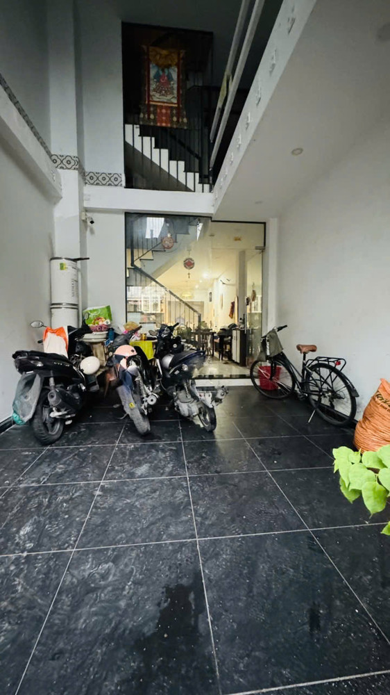 Quận 7 - Hẻm Xe Hơi Sát Nhà - Gần Mặt Tiền - 5 Tầng - Hoàn Công Đủ - 8Pn Tiện Làm Chdv - Đang Có