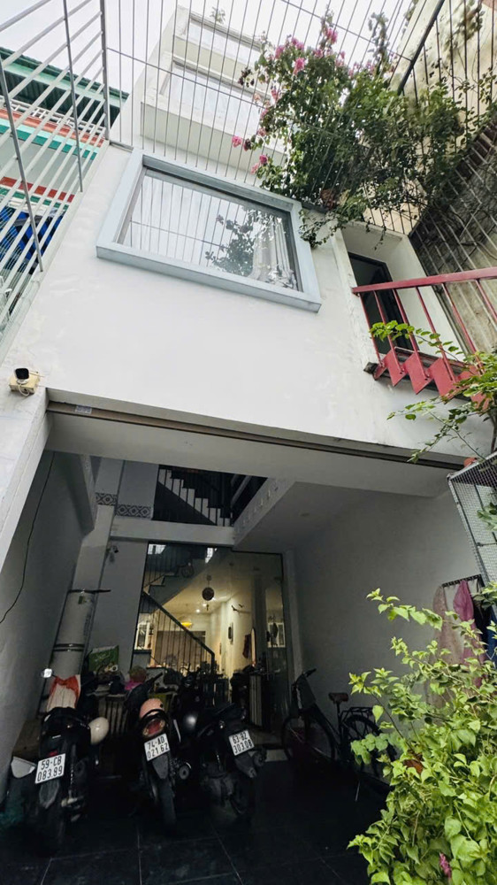 Quận 7 - Hẻm Xe Hơi Sát Nhà - Gần Mặt Tiền - 5 Tầng - Hoàn Công Đủ - 8Pn Tiện Làm Chdv - Đang Có