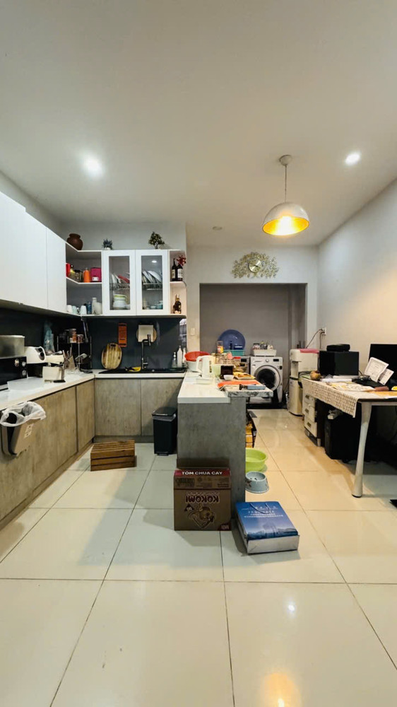 Quận 7 - Hẻm Xe Hơi Sát Nhà - Gần Mặt Tiền - 5 Tầng - Hoàn Công Đủ - 8Pn Tiện Làm Chdv - Đang Có