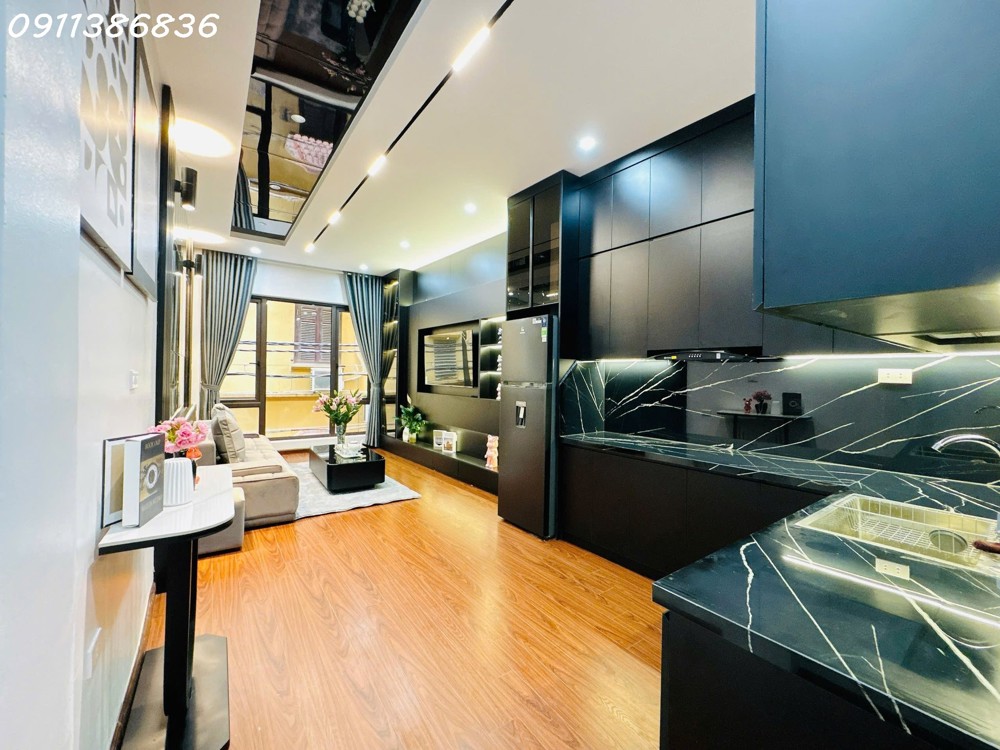 Siêu Phẩm Nguyễn Văn Huyên 40M 6T Thang Máy Full Nội Thất Mới Ngõ 4M Hơn 15 Tỷ