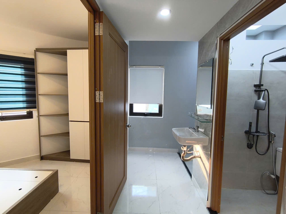 ► Góc K Trưng Nữ Vương, Sân Siêu Rộng, ~50M2, 2 Tầng Mới, 3Pn, Full Nội Thất, 3.9X Tỷ