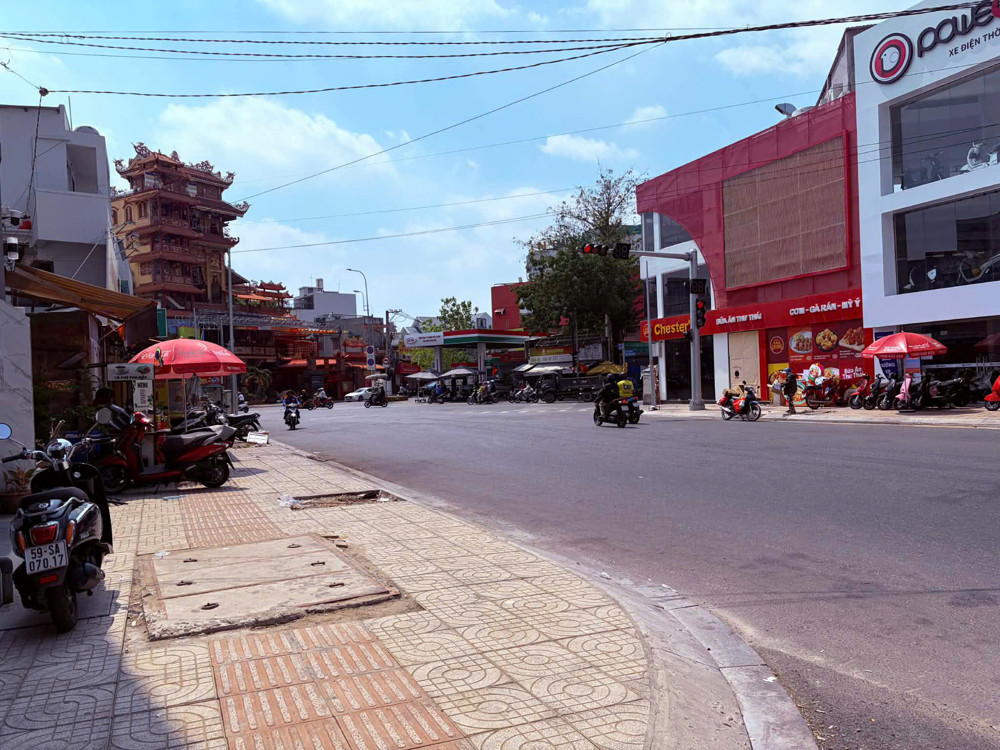 Đất Nơ Trang Long – Ngang 7M X 20 – 18.6 Tỷ, Đang Làm Dãy Trọ Tiện Xây