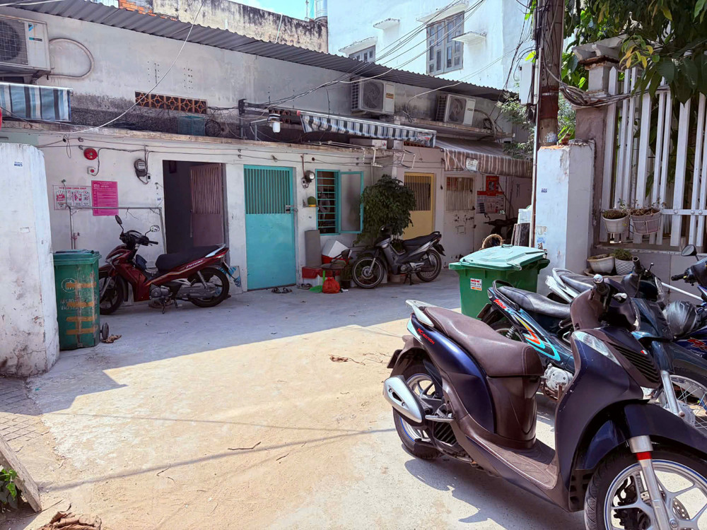 Đất Nơ Trang Long – Ngang 7M X 20 – 18.6 Tỷ, Đang Làm Dãy Trọ Tiện Xây