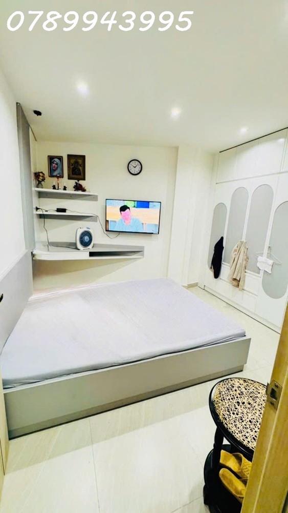 Lê Văn Sỹ - Nhà Mới Ở Ngay - Ngang Khủng Gần 8M - Hẻm Ba Gác - Cách Mặt Tiền Huỳnh Văn Bánh Vài Căn