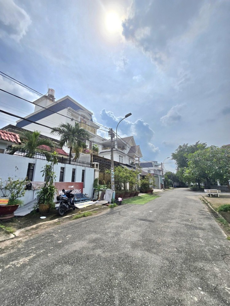 Bán Nhà Đường Linh Trung, Phường Linh Trung,Thủ Đức, Tp Hcm. Dt 80M2, 1 Tầng, Shr - Giá 8.45 Tỷ 