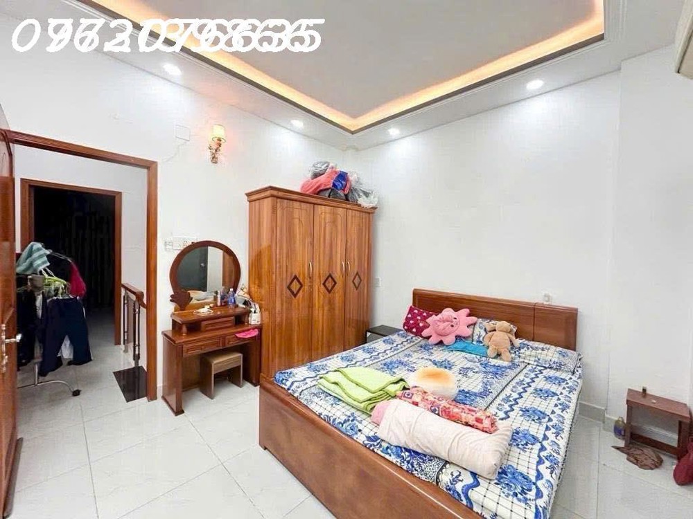 Gần Tt Văn Hóa Quận 7- Nhà 3 Tầng- Hxh 6M- Ngang 5.5M- 2 Lầu- Hxh 6- Nhỉnh 5 Tỷ- Hoàn Công