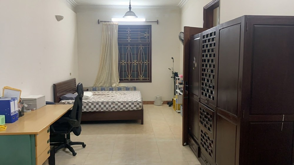 Chính Chủ Bán Nhà Trung Tâm Cầu Giấy 137M2 - 3 Tầng- Mặt Ngách Rộng, Ô Tô Đỗ Cách 15M