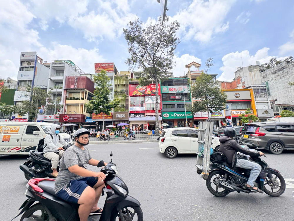 Bán Nhà 5 Tầng Mặt Tiền 30M Đ. Nguyễn Thái Học, Quận 1 - Vị Trí Đẹp Nhất Ngay Góc Trần Hưng Đạo* Lh