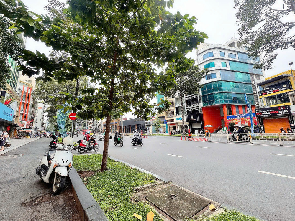 Bán Nhà 3 Tầng - Căn Góc 2 Mặt Tiền Kd Đường Trần Hưng Đạo, Quận 1 - Vị Trí Siêu Đắc Địa Ngay Góc