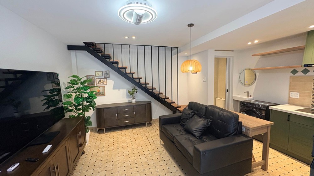 Phong Cách Hiện Đại Kết Hợp Cổ Điển Sang Trọng - Ngang 5M Bề Thế - 3 Tầng Lầu - Oto Đỗ Cửa - Trung