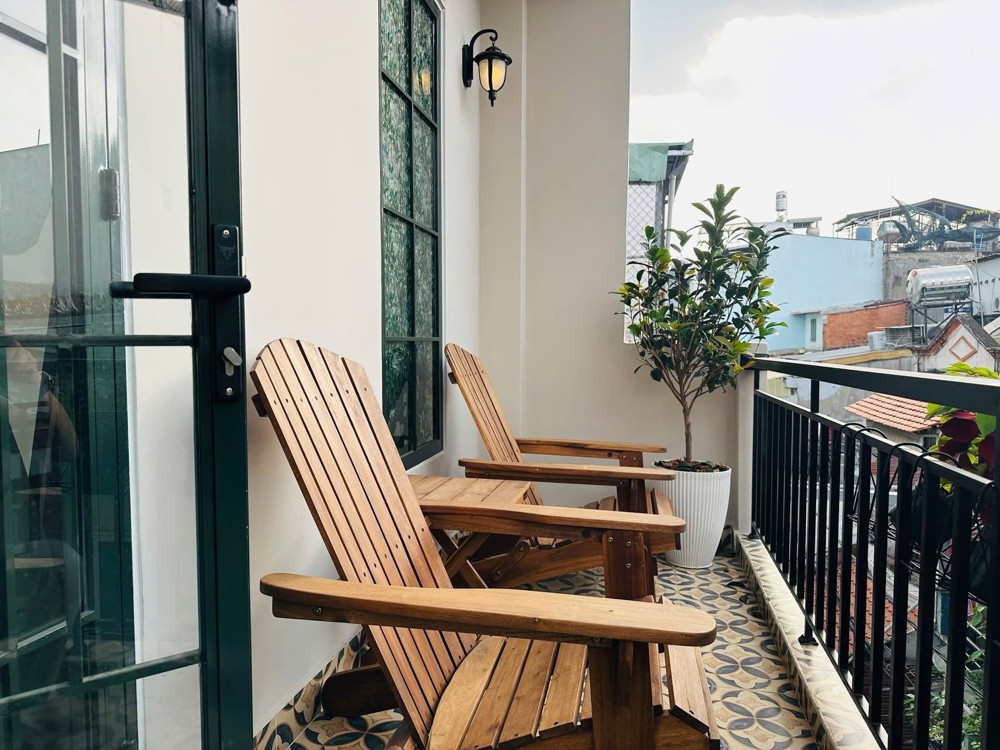 Phong Cách Hiện Đại Kết Hợp Cổ Điển Sang Trọng - Ngang 5M Bề Thế - 3 Tầng Lầu - Oto Đỗ Cửa - Trung