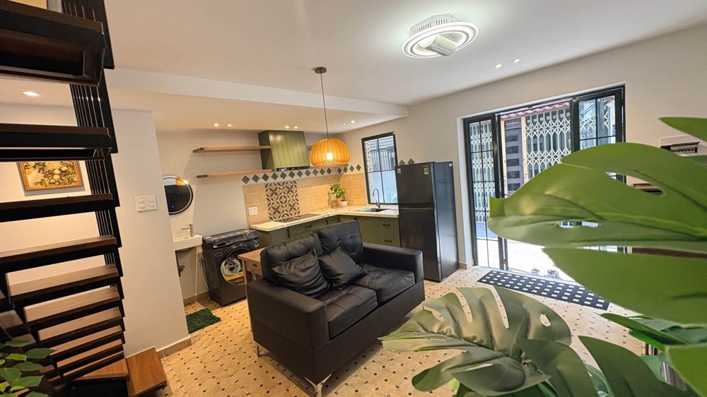 Phong Cách Hiện Đại Kết Hợp Cổ Điển Sang Trọng - Ngang 5M Bề Thế - 3 Tầng Lầu - Oto Đỗ Cửa - Trung