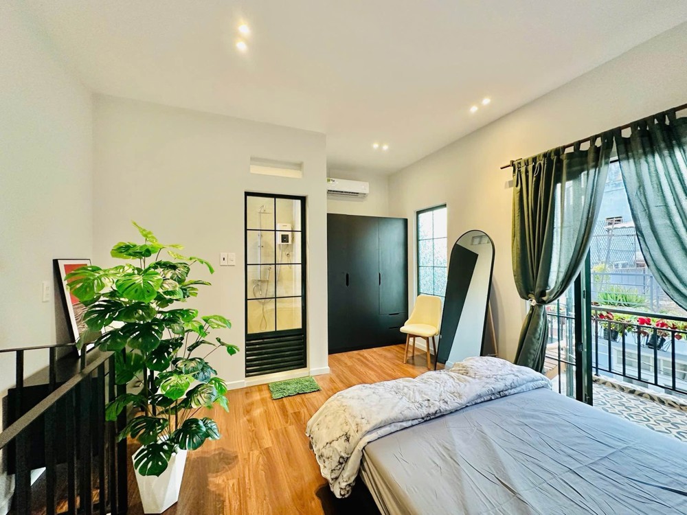 Phong Cách Hiện Đại Kết Hợp Cổ Điển Sang Trọng - Ngang 5M Bề Thế - 3 Tầng Lầu - Oto Đỗ Cửa - Trung