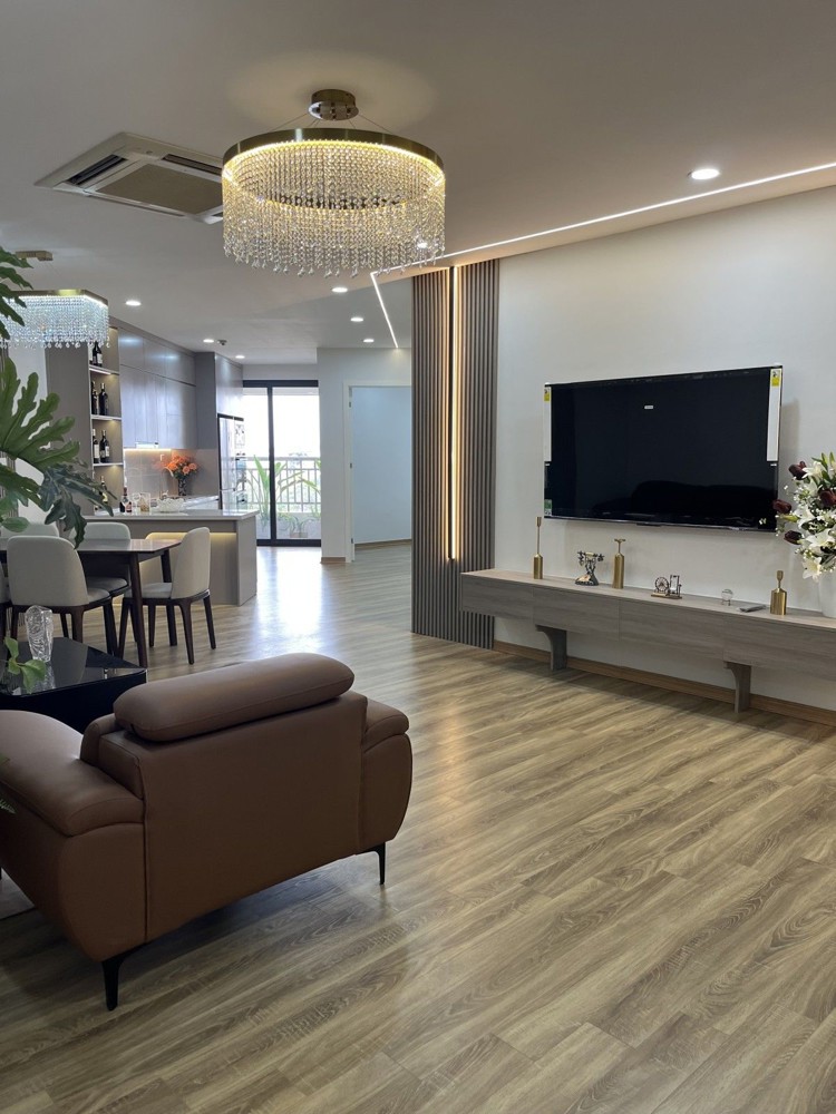 Siêu Phẩm Căn Góc Trung Hoà Nhân Chính – Full Nội Thất Xịn – View Biệt Thự Triệu Đô Toà 17T4 –