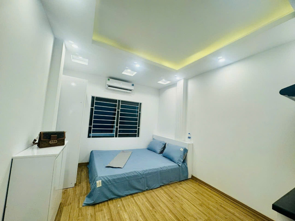 Bán Gấp Giá Rẻ Oto Kinh Doanh Trương Định 33M, 4 Tầng, Mặt Tiền 3M, 10.4 Tỷ Hoàng Mai