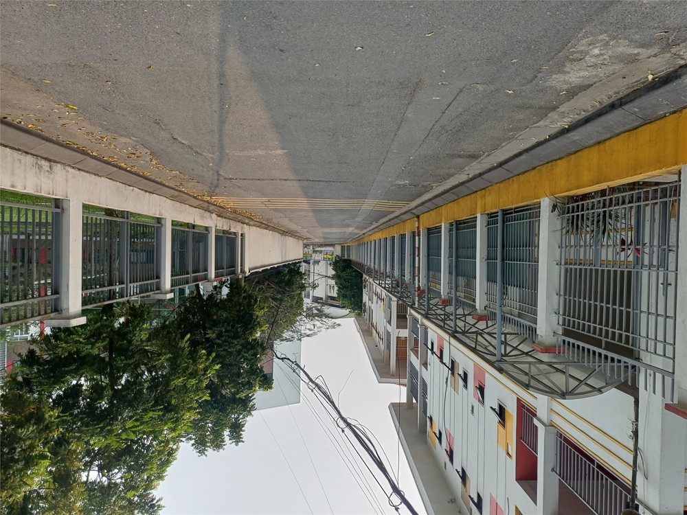 Bán Nhà Thạch Bàn - Ra Cổ Linh Chỉ 30M – 5 Tầng – Nhỉnh 6 Tỷ