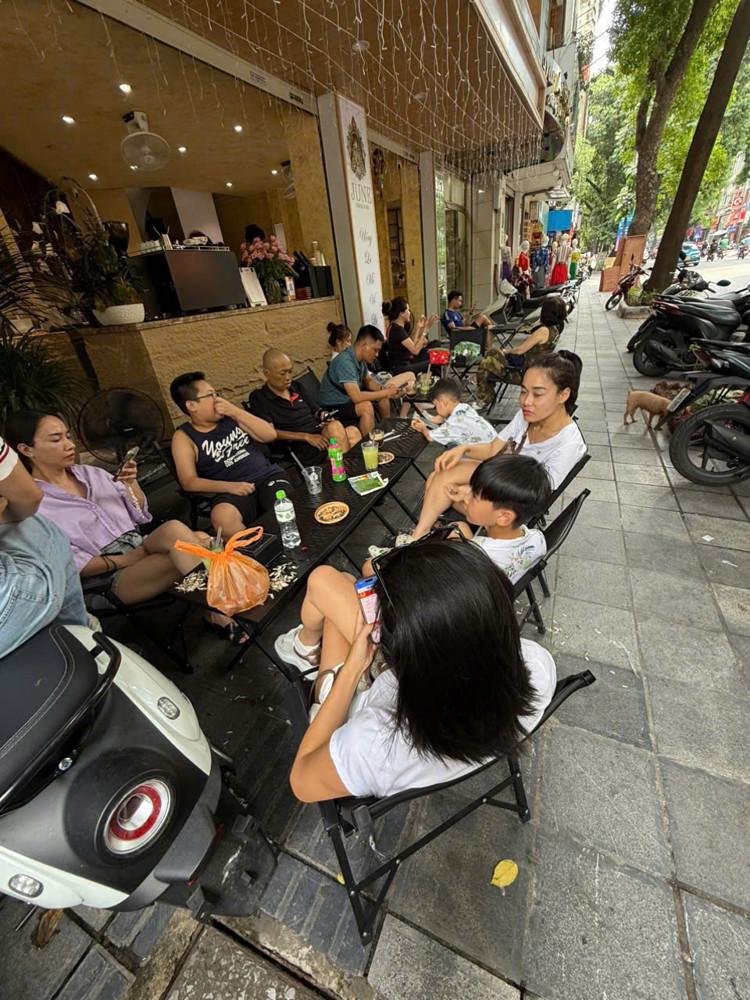 Sang Nhượng Quán Cafe Mặt Phố Lò Đúc, Hai Bà Trưng – Vị Trí Đẹp, Kinh Doanh Ổn Định