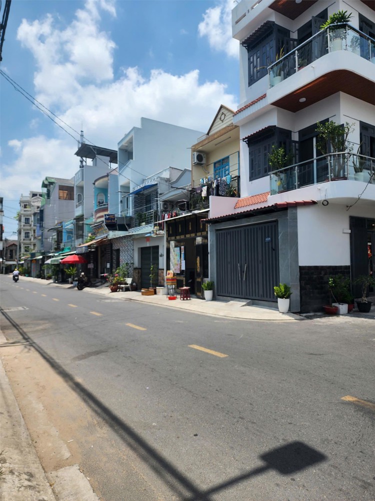 Hiếm – Lô Góc 2 Mặt Tiền Đường Nhựa 12M – Giá Chỉ 16 Tỷ – Bình Đông Quận 8