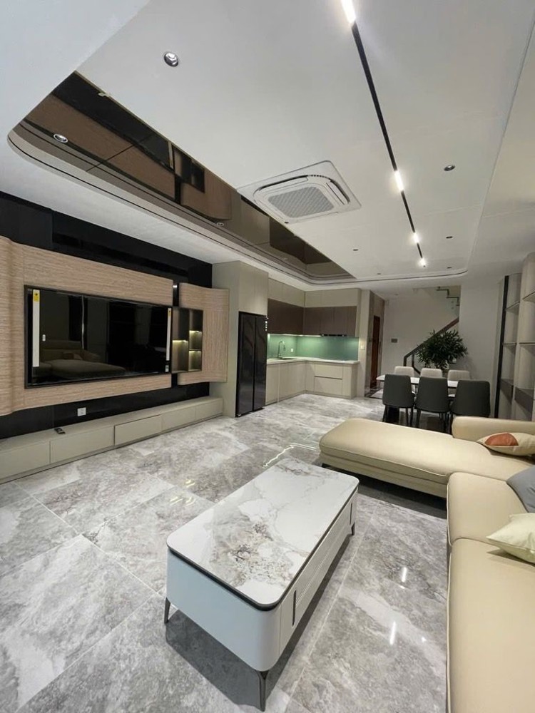 Bán Nhà 50M X 6T Nguyễn Văn Cừ, Oto Vào Nhà, Ngõ Thông, Full Nội Thất Chỉ Hơn 16 Tỷ Còn Tl